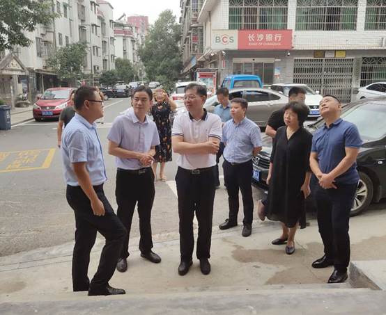 省民政廳領導一行蒞臨青園社區居家養老服務中心參觀指導工作