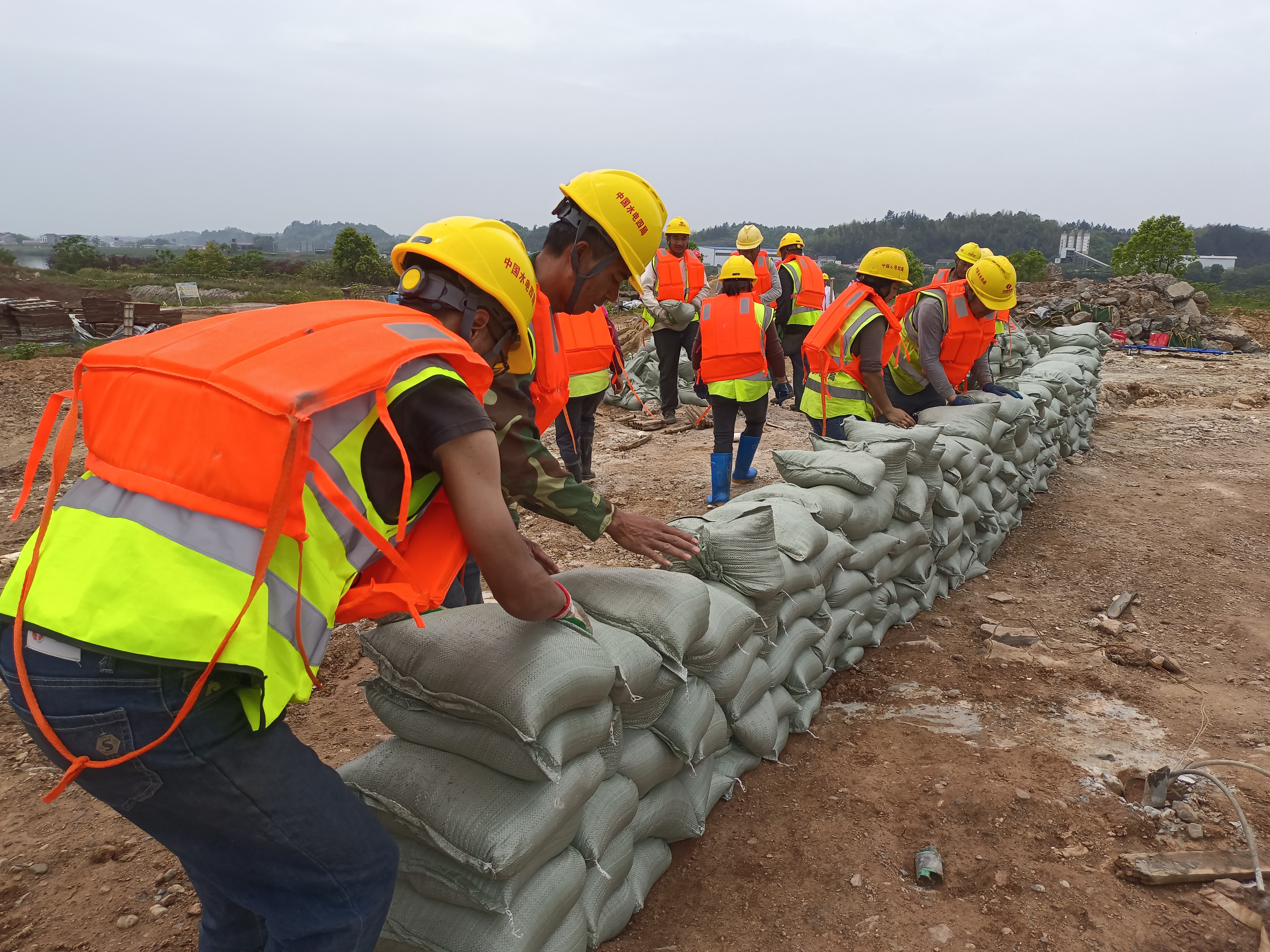 以“演”促防，以“練”備戰(zhàn)！株洲航電 擴(kuò)機(jī)項(xiàng)目開展防汛搶險救災(zāi)應(yīng)急演練